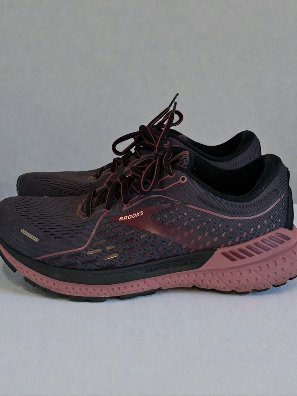 Brooks Adrenaline GTS 21 Women's Size 9.5 Wide (D) Running Shoes - Purple/Pink